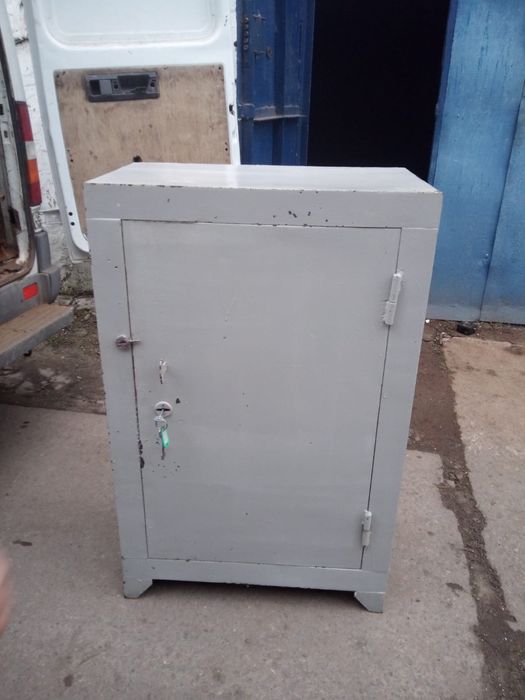 Сейф металлический