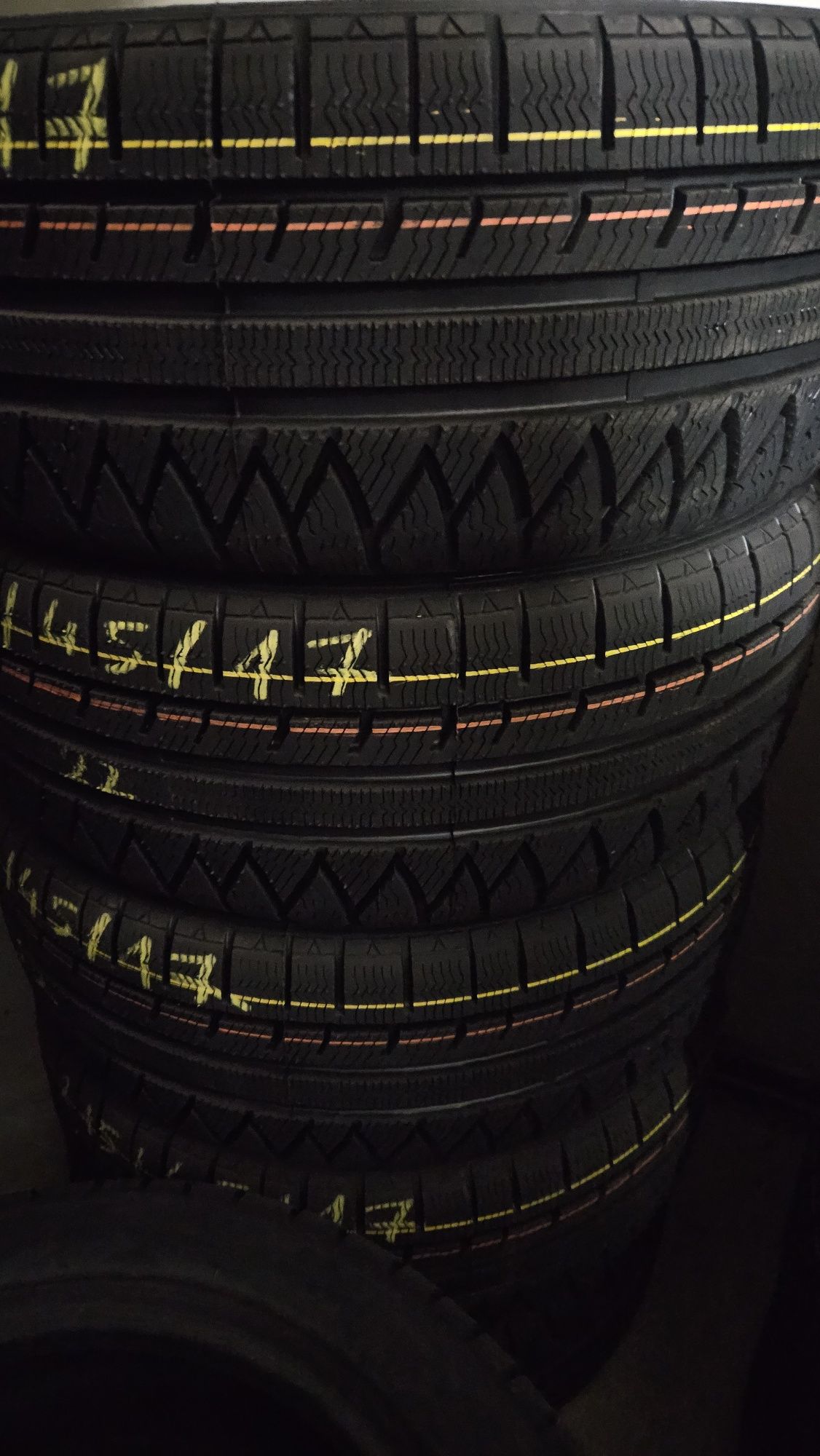 215/45R17 opony zimowe kopia Michelin