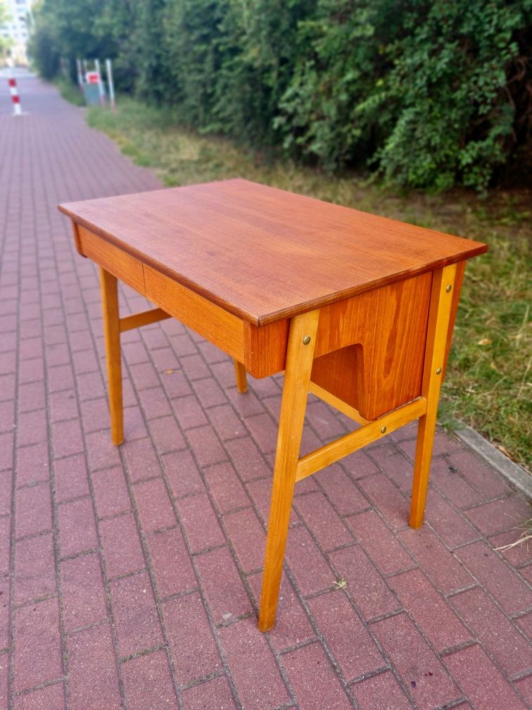 Biurko tekowe,wolnostojące,skandynawski design,Norwegia lata 60,Mid-c