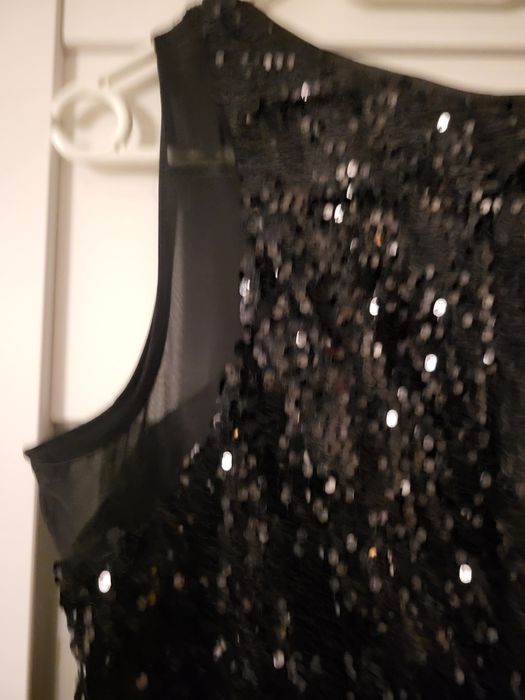 Sukienka w cekiny czarna z mango rozm s