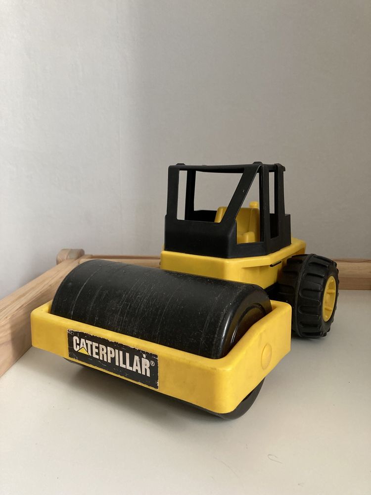 Дитячий каток Caterpillar