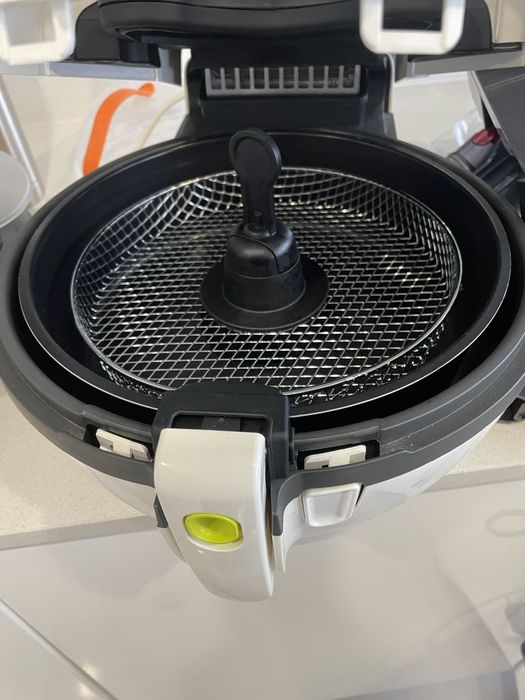 NOVA Fritadeira sem óleo Tefal Actifry * Baixa 10%