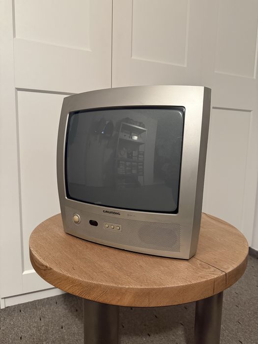 Telewizor kineskopowy Grundig Davio 14 cali mały retrogaming crt tv