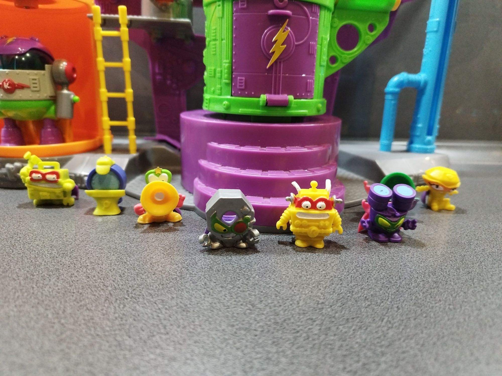 Super Zings Laboratorium Kazzom