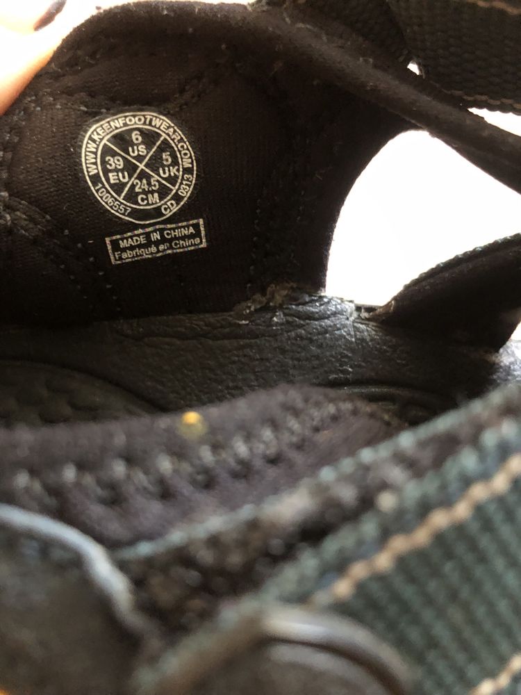 Комфортні чоловічі сандалі від keen