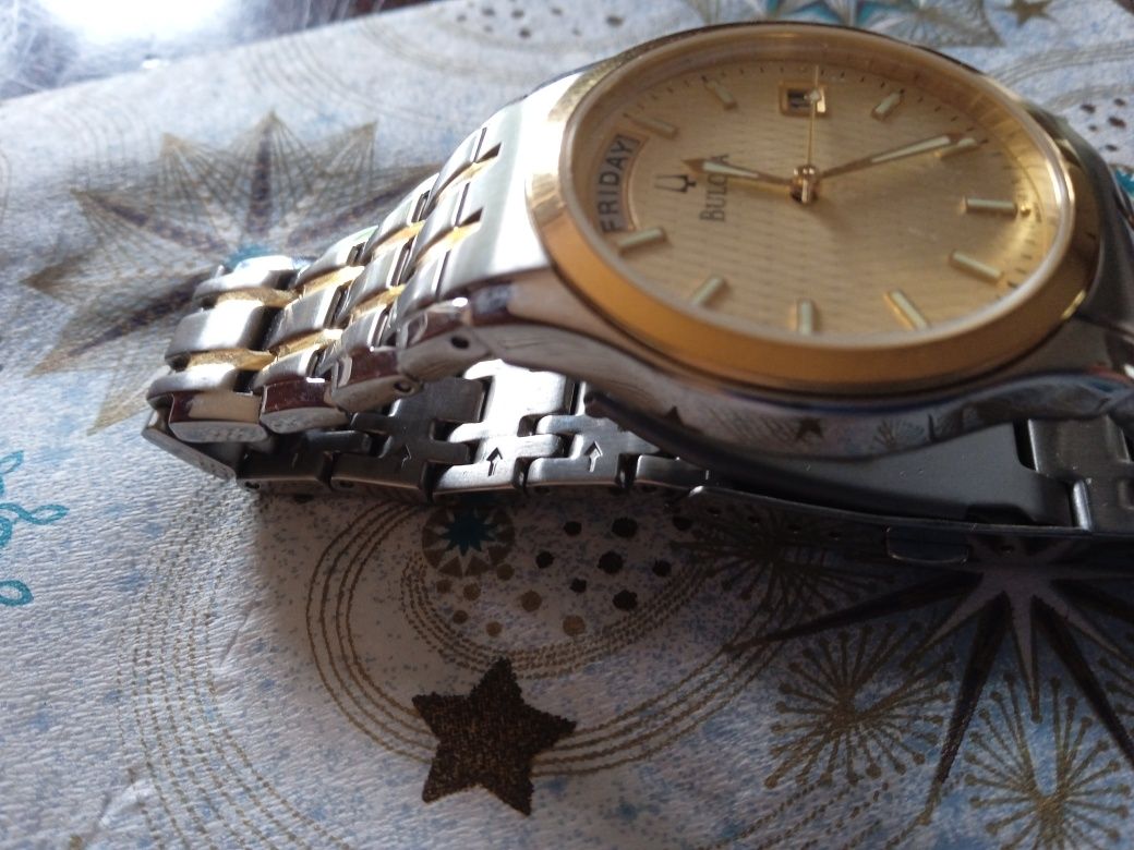 Bulova 98C60 zegarek.