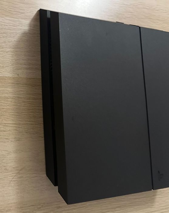 PlayStation 4 (PS4) 500MB (C/Comando)