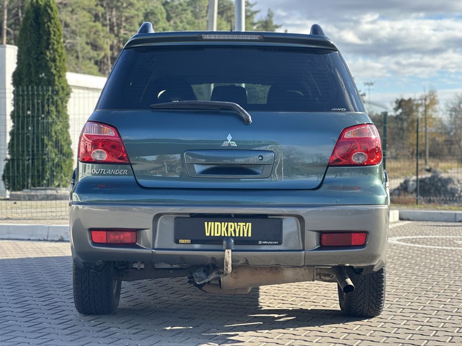 Mitsubishi Outlander 2006 року,2.4 бензин,автомат,повний привід,275т.к