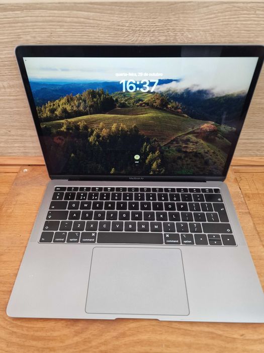 MacBook AIR 2019 16gb