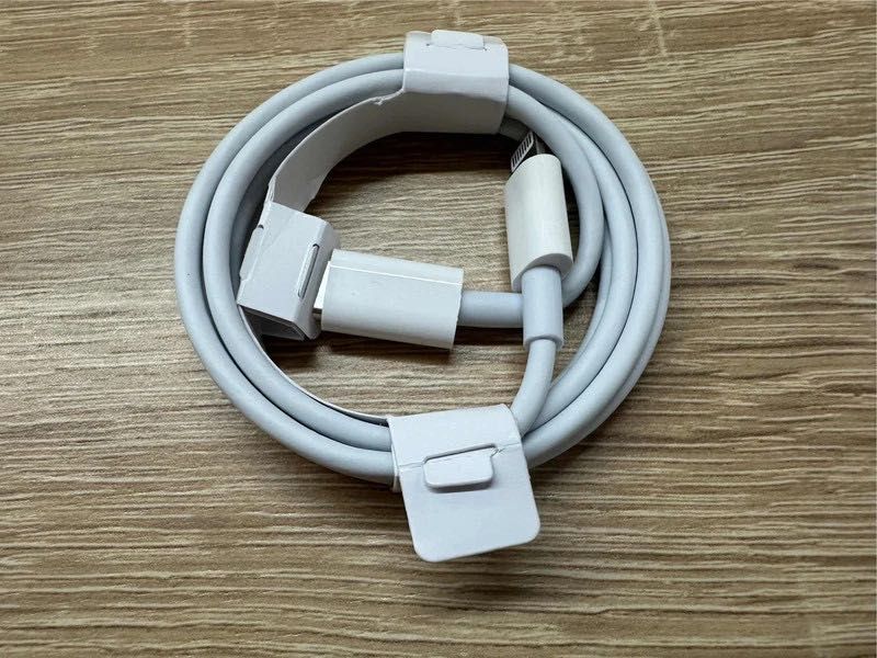 Kabel do ładowania i transmisji USB-C - Lightning 1m ładowarka USB-C
