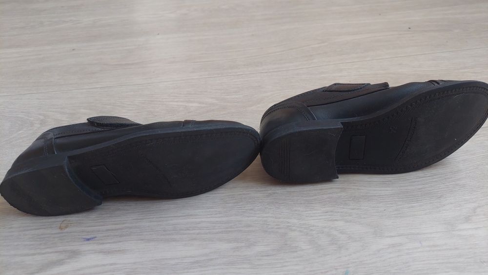 Шкіряні туфлі Bartek розмір 34. Шкільні туфлі для хлопчика. Як нові.