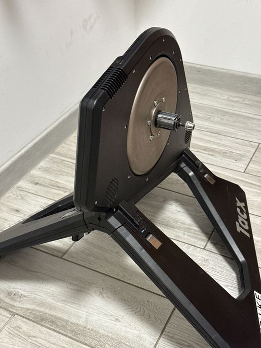 Trenażer Tacx NEO smart T2800 directdrive na kasetę