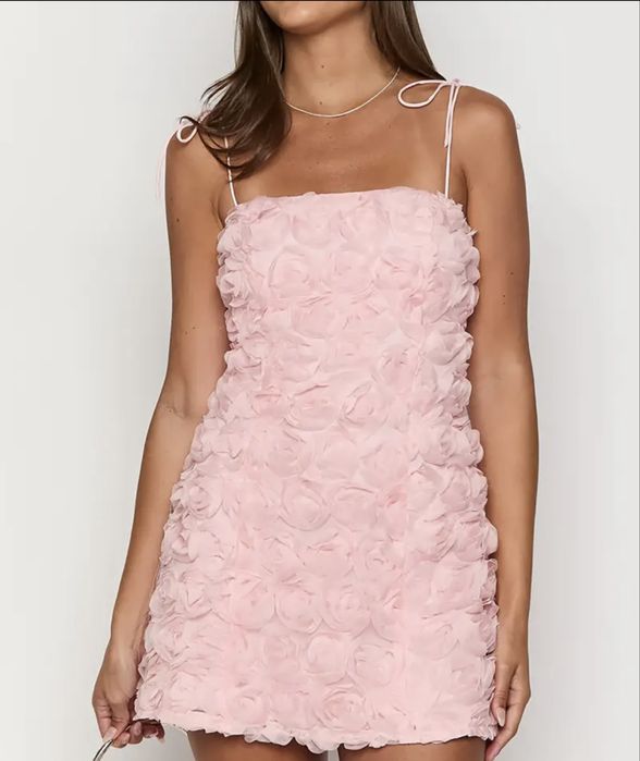 Стильна сукня з 3Д квітами