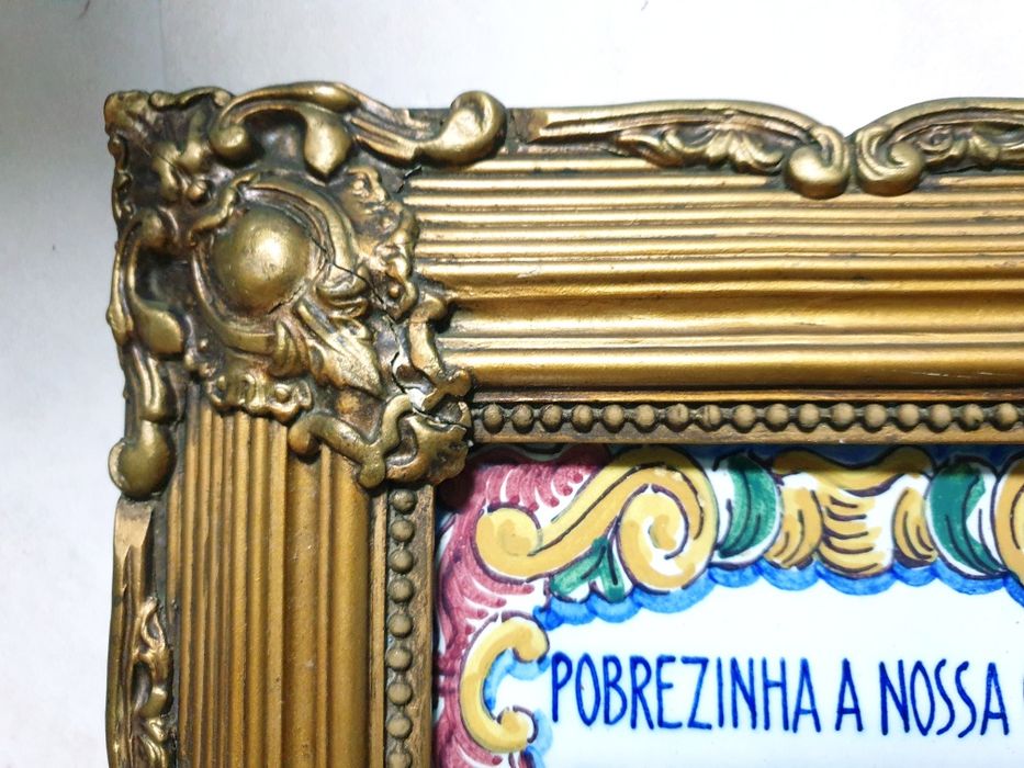 Lindo antigo azulejo falante assinado e emoldurada
