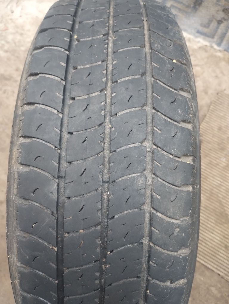 Бу резина 205/65r16 два колеса