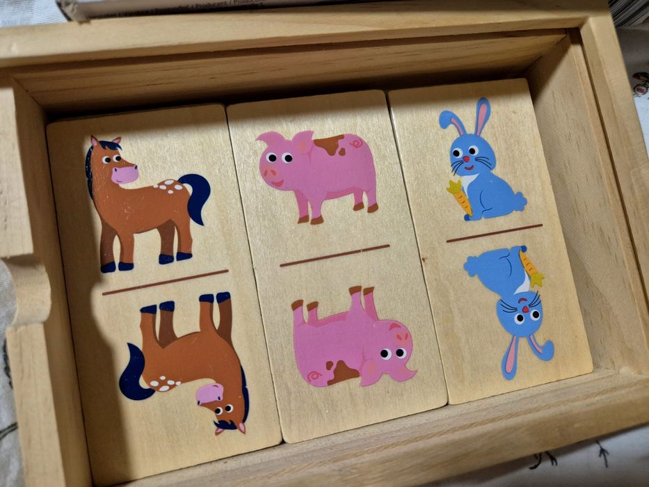 Drewniane domino farma