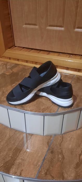 Продам, туфлі демисезонні