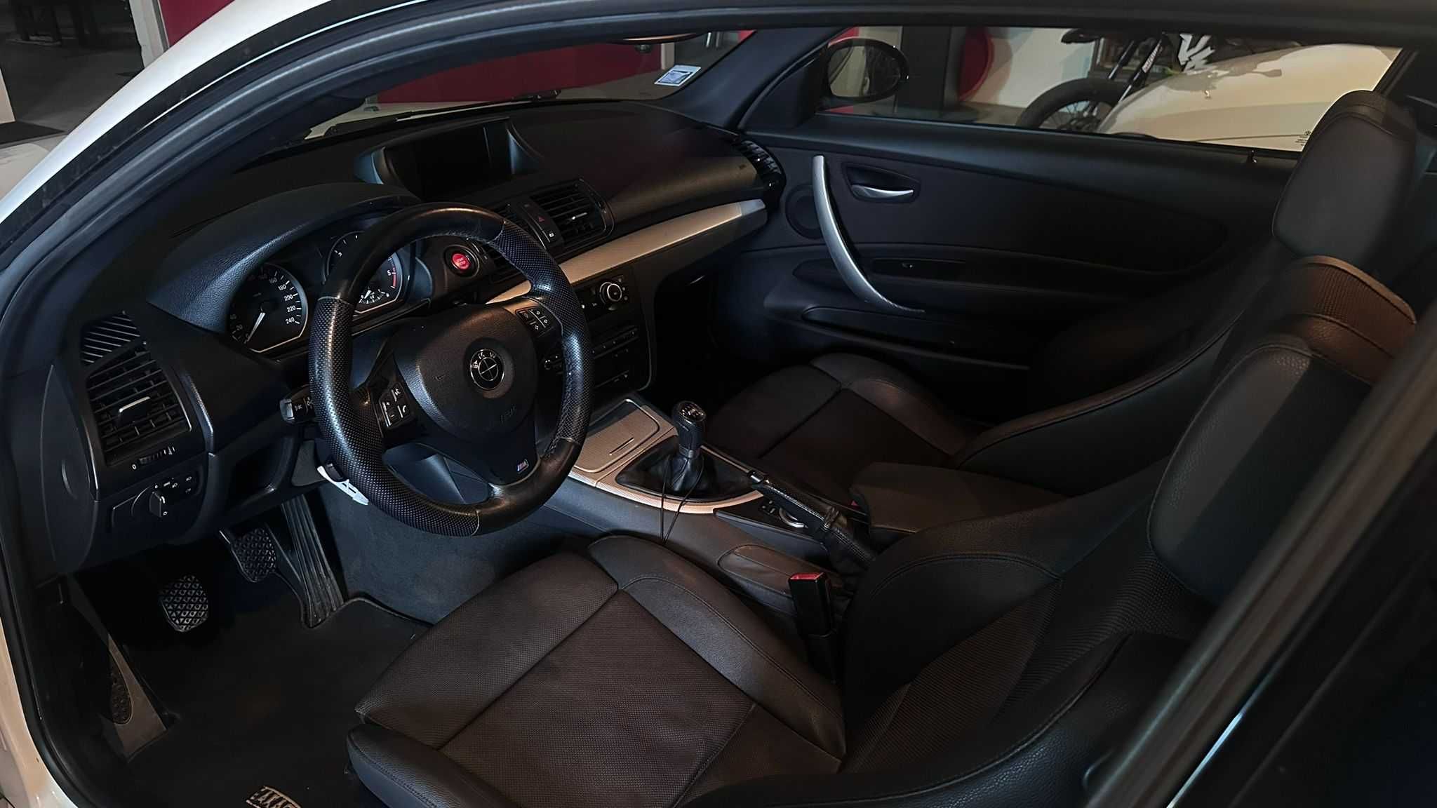 BMW Serie 1 - 118D Pack M E81