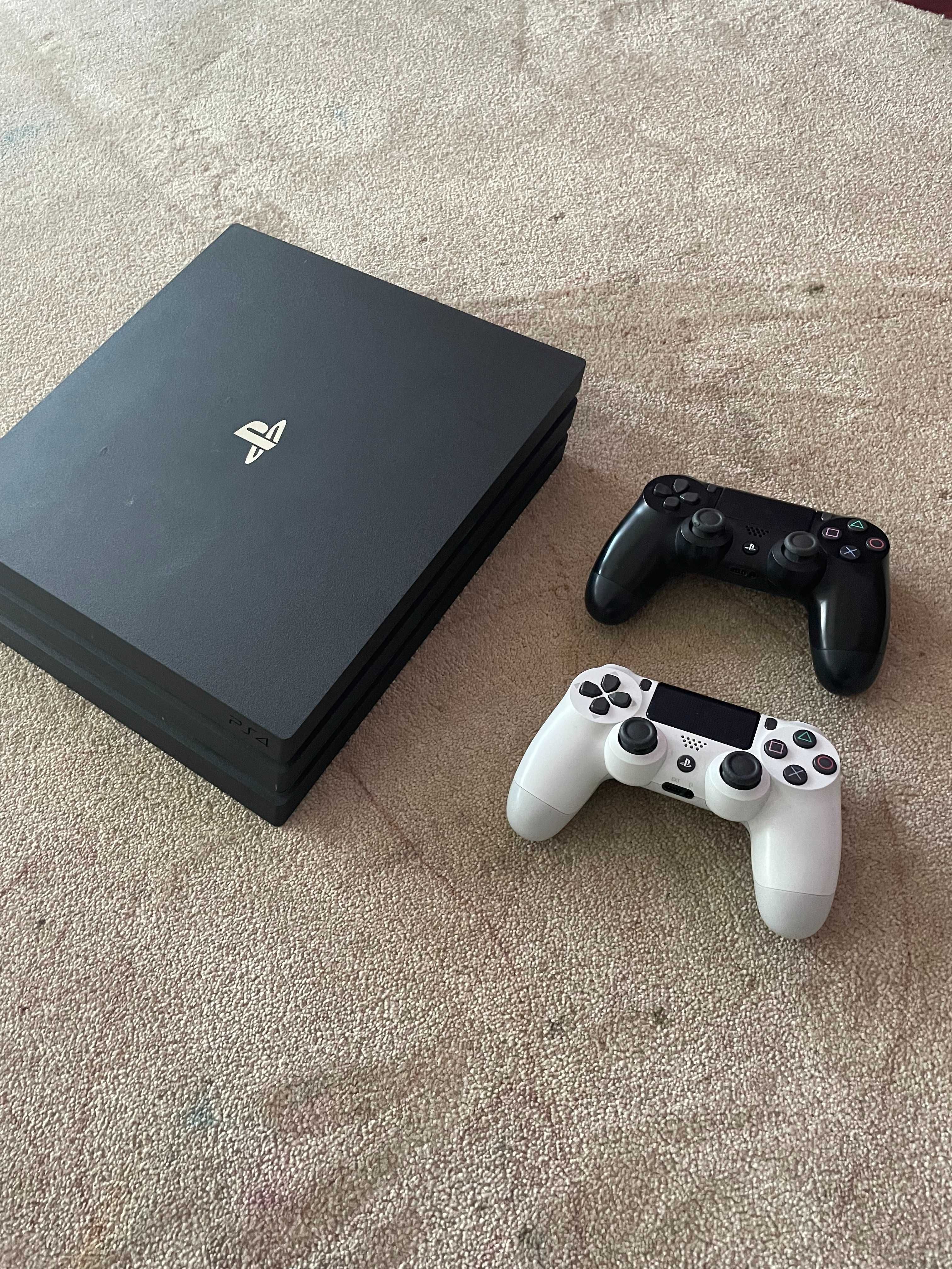 PS4 PRO 1 TB + COMANDOS + JOGOS   Em excelente estado