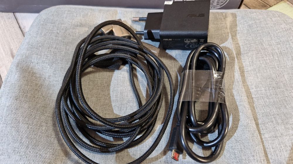 ASUS Transformer H103H