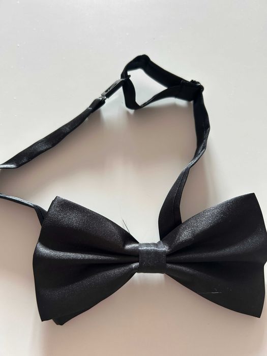 Elegancka mucha dla mężczyzn muszka czarna