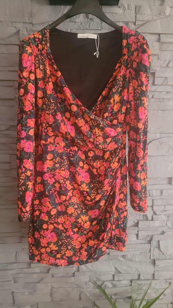 Sukienka w kwiaty pull&bear rozmiar 36 S
