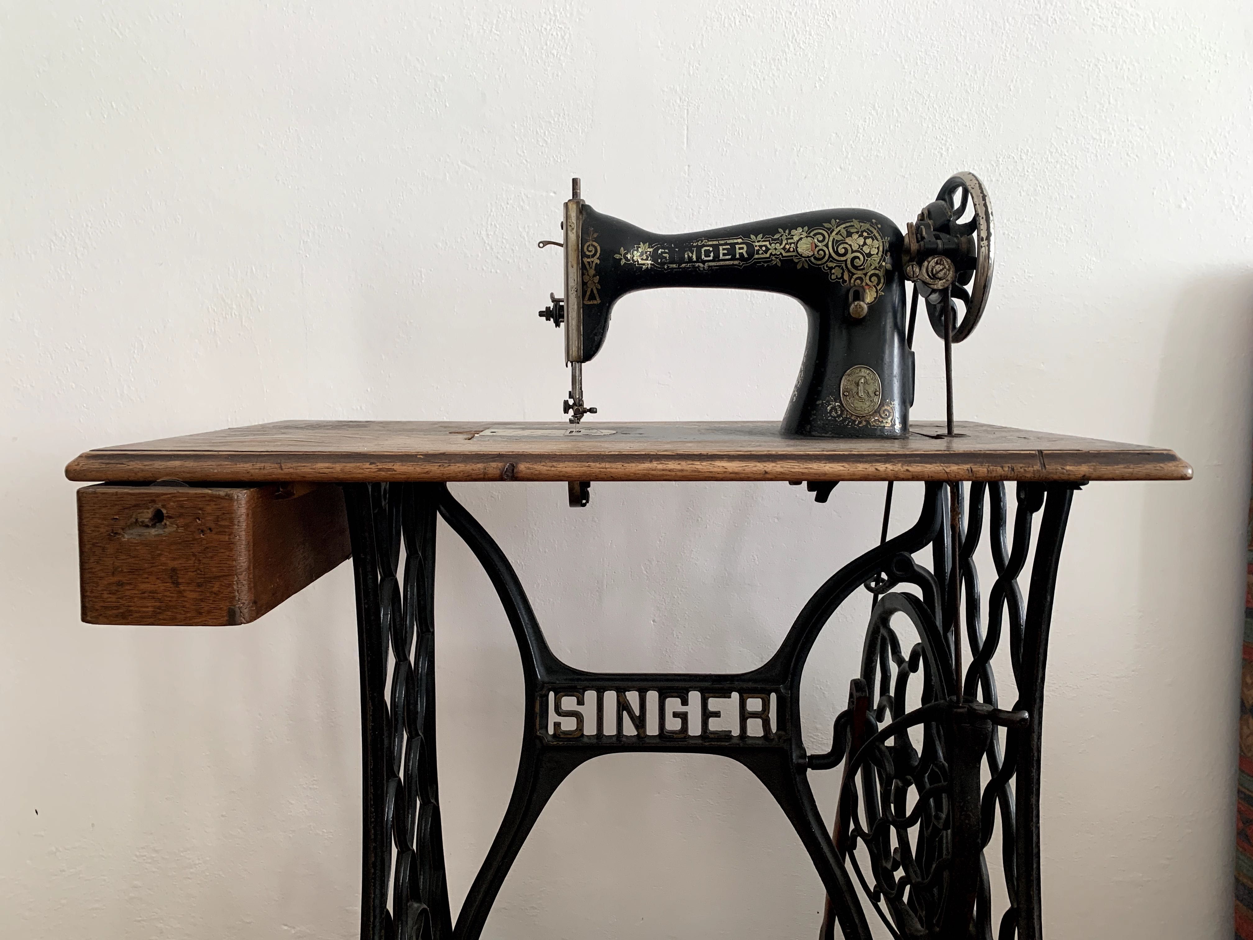 SINGER sprawna maszyna do szycia stolik antyk