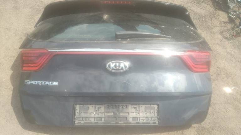 Klapa zderzak lampa lewa prawa belka Sportage 4 IV kolor czarny