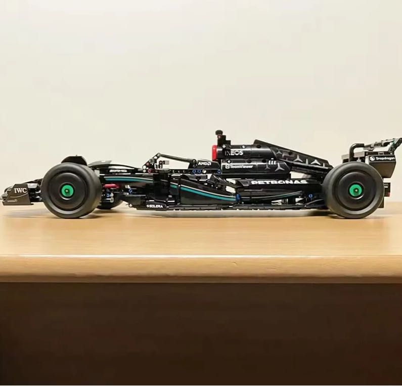 [NOVO] Brinquedo tipo LEGO Formula 1 W14 Petronas