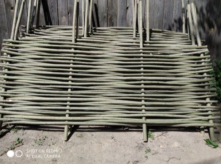 Плетений паркан,заборчик із лози Український тин