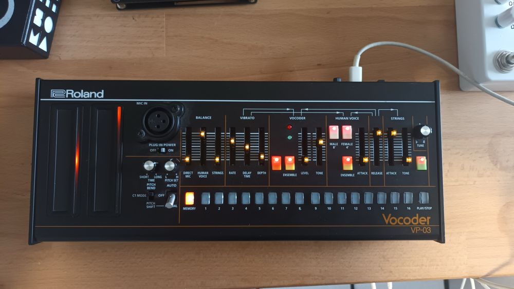 Roland Vocoder VP-03 + Roland DK-01