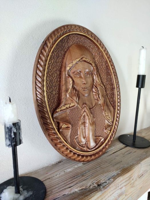 Płaskorzeźba Drewniana ikona Matki Bożej , rzeżba .