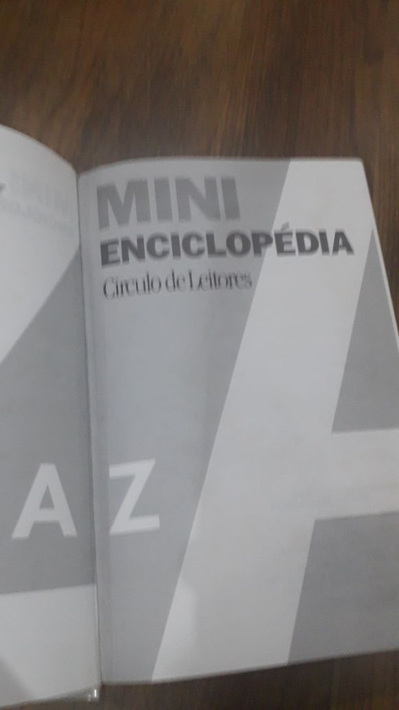 Livro "Mini Enciclopédia "