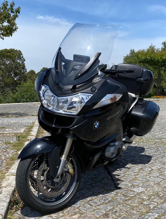 BMW R1200rt preta.