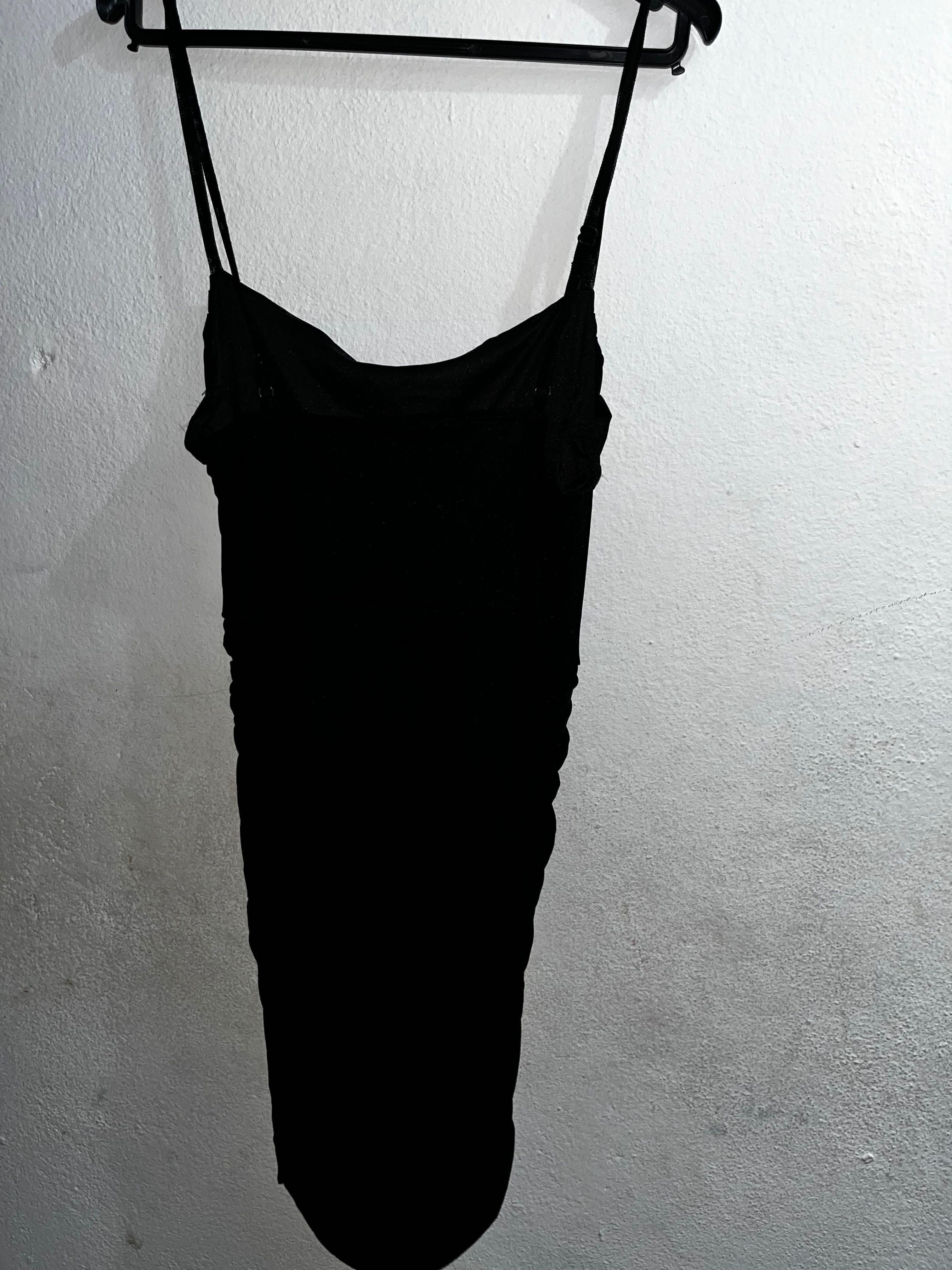 Vestido preto curto