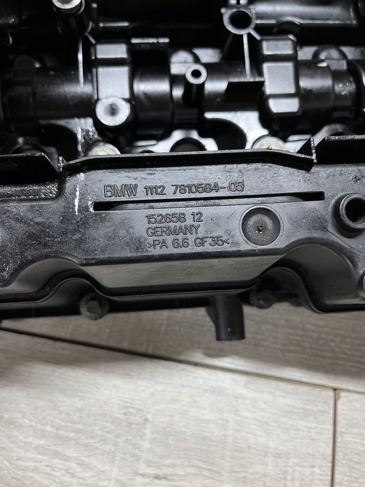 Кришка клапанів клапанна 11127810584 BMW n47 2.0d n47d20c