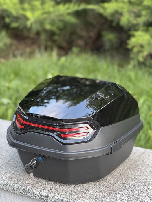 Кофр,багажник задній на скутер,мото