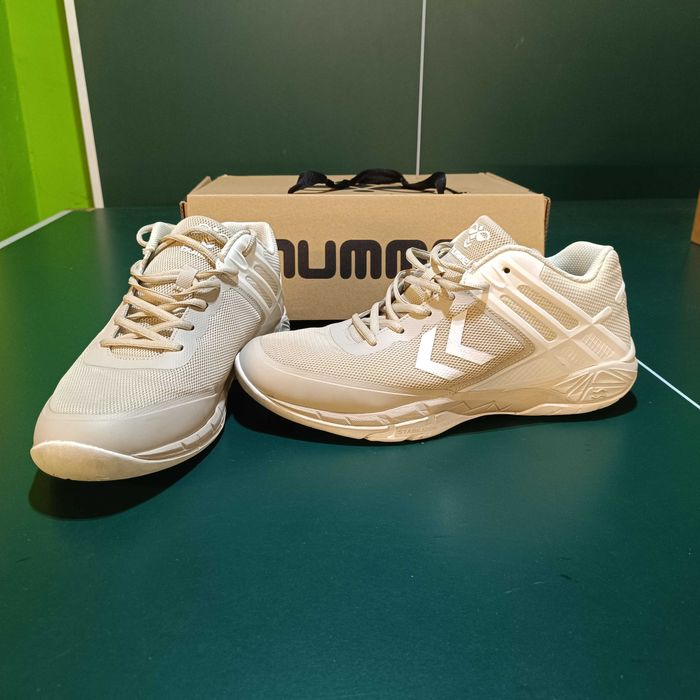 Buty halowe, Hummel