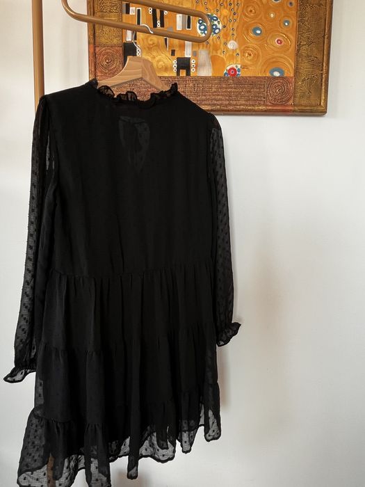 Mała czarna prześwitujące rękawy rozmiar S-M 36-38 na jesień na zimę