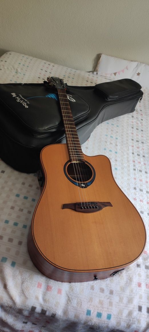 Violão perfeito, pouco usado impecável