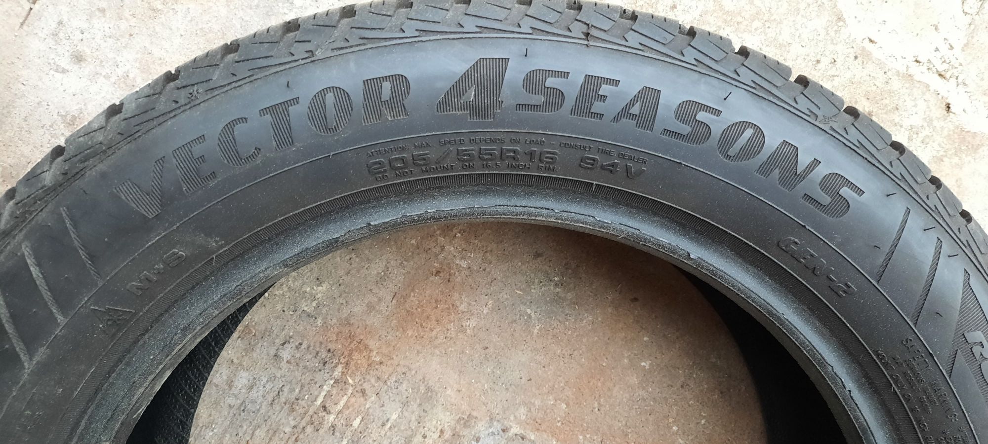 Goodyear 205/55 R16 Vector4Season Gen-2