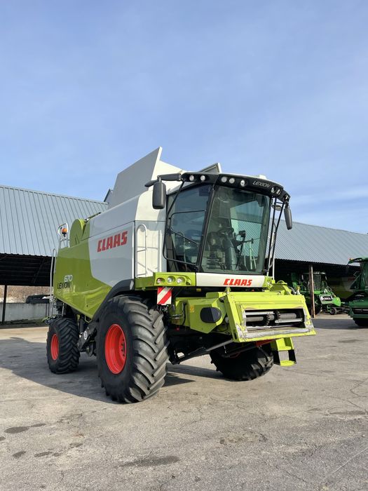 Комбайн CLAAS LEXION 670 2011 Vario750