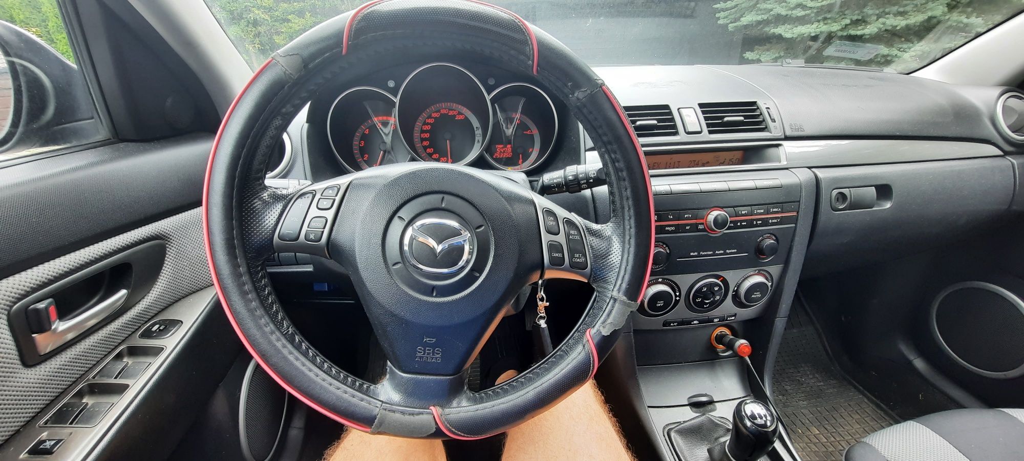 Mazda 3 doinwestowana mechanicznie.