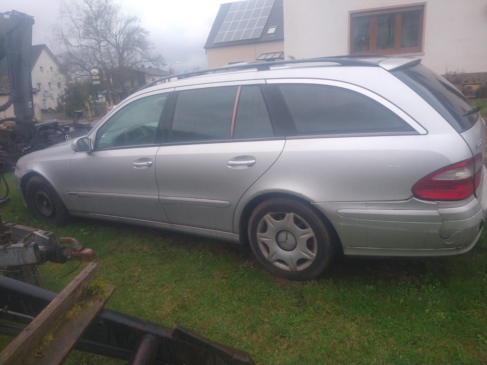 Mercedes  Benz W 211 w całości na części