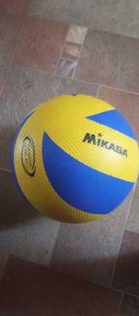 Волейбольний м'яч мікаса mva200
