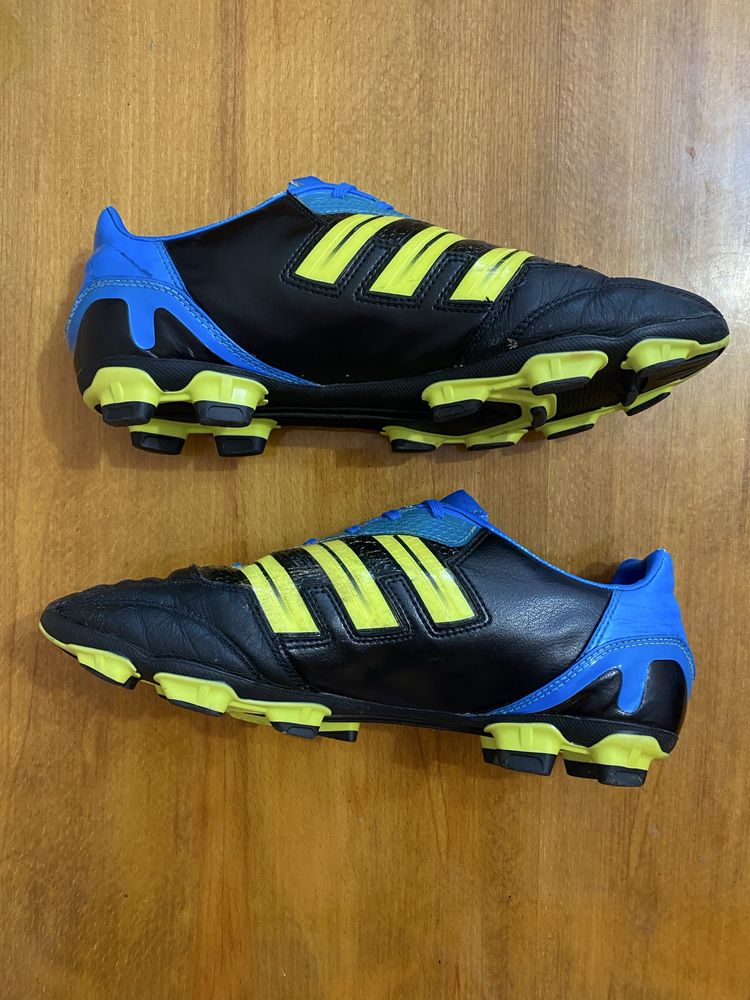 Футбольные бутсы adidas Predator