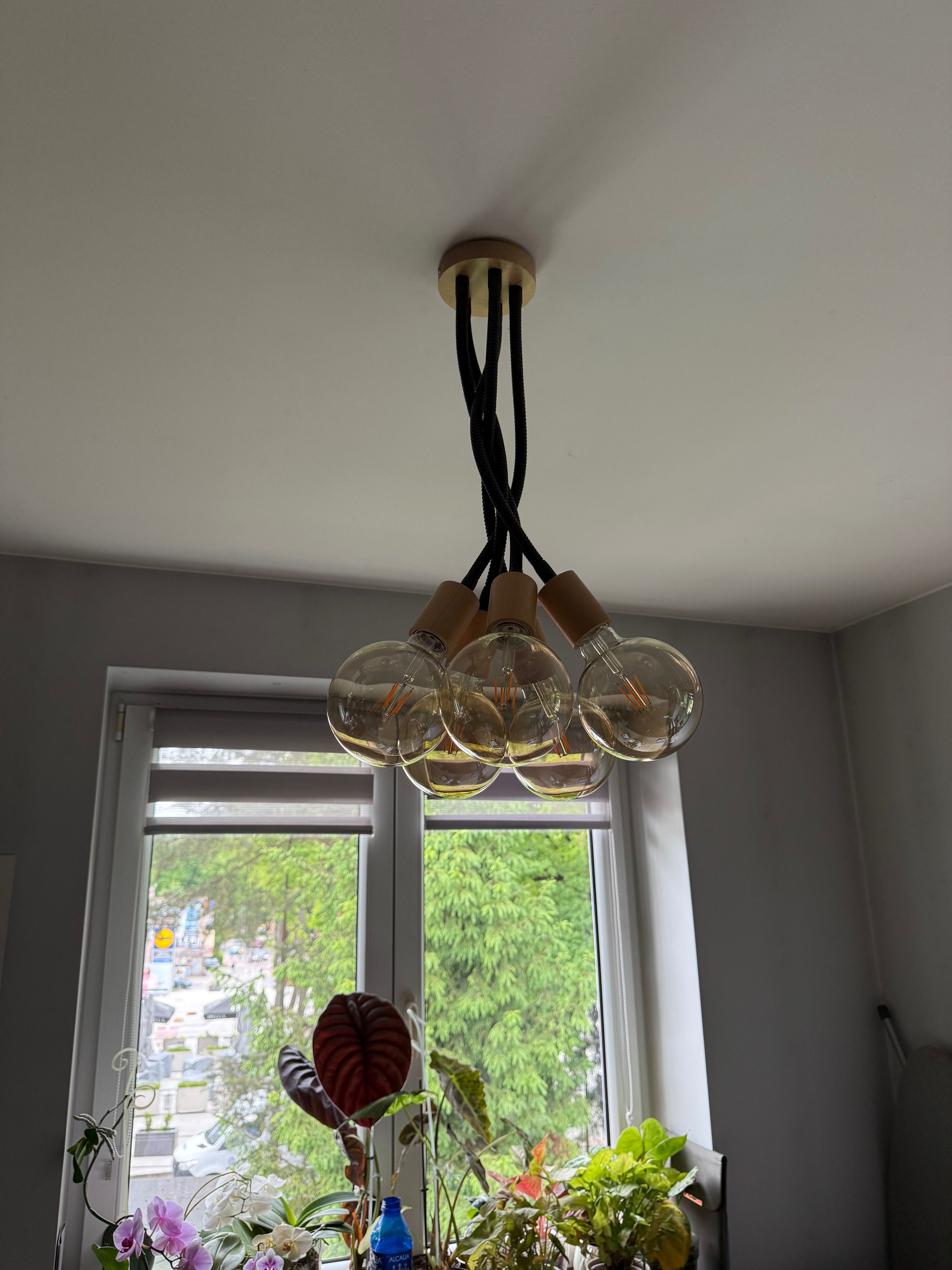 Lampa salonowa wisząca , bardzo ładna design