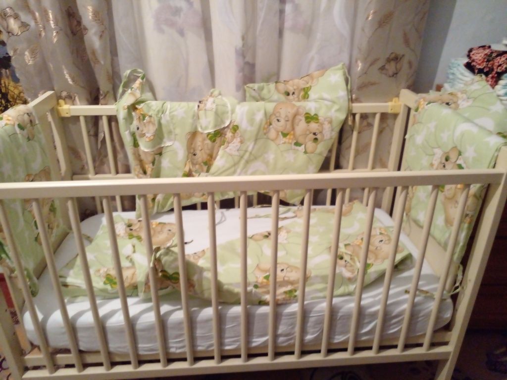Набор детского постельного белья в кроватку