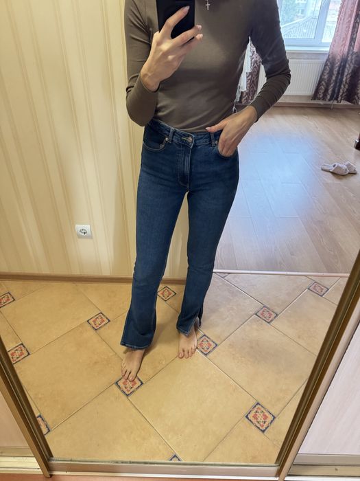 Zara джинси прямі з розрізами