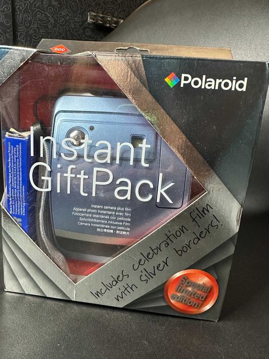 Рідкісний фотоапарат миттєвої зйомки  Polaroid 600 Instant